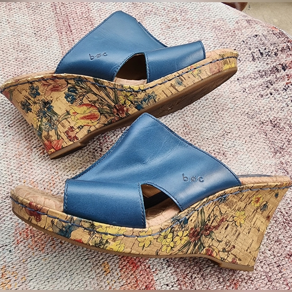 B.o.c. Born Blue and Tan Wedge Sandals with Floral Print Sz 9